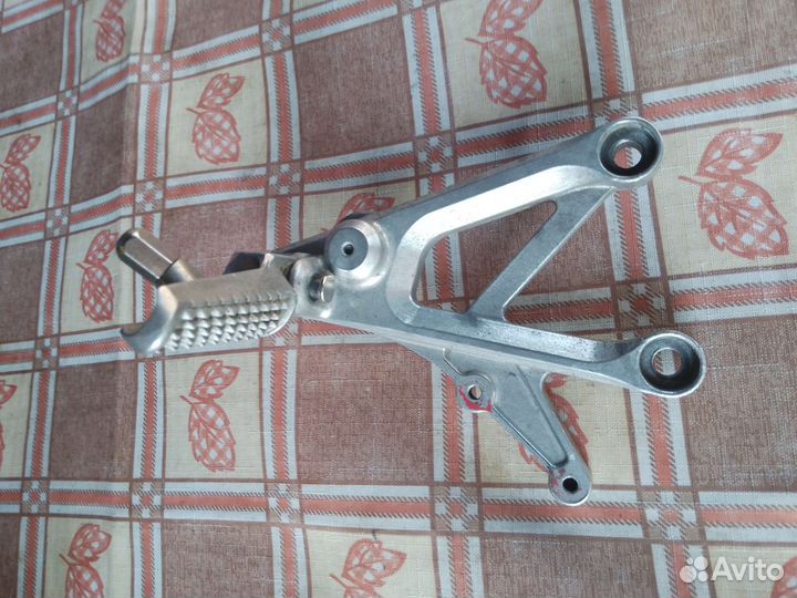 Подножка задняя для Honda CBR 600 F4