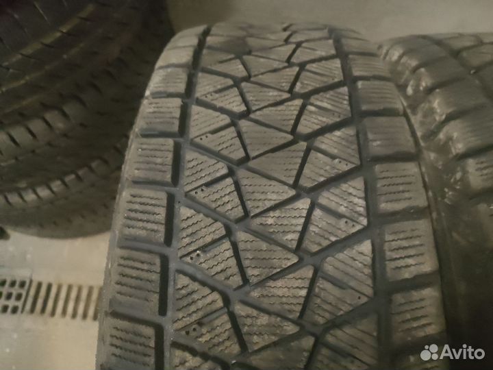 Bridgestone Blizzak DM-V3 215/70 R16
