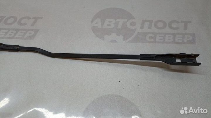 Поводок стеклоочистителя передний левый Audi A4 B8