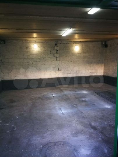 Гараж, > 30 м²