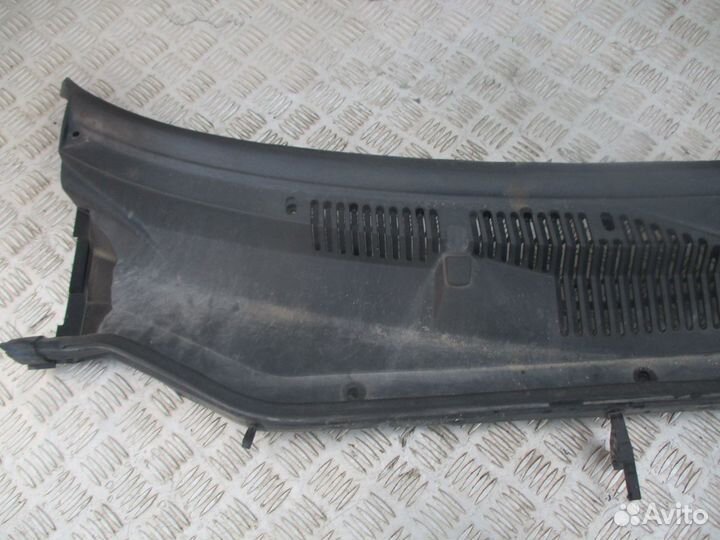 Решетка стеклоочистителя Fiat Albea 2007 год