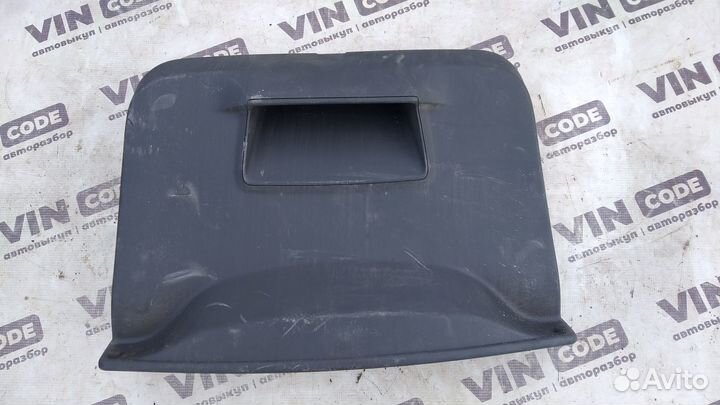 Обшивка крышки багажника Renault Duster 4x4