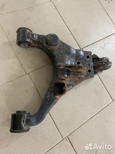 Передний левый рычаг Kia Sorento 1 2003г.в. 0744