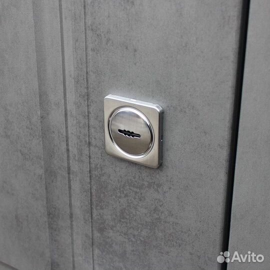 Входная дверь