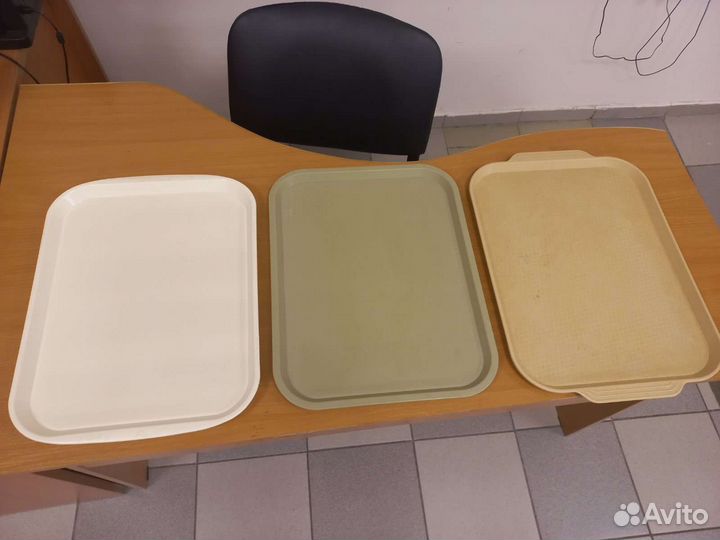 Поднос пластиковый