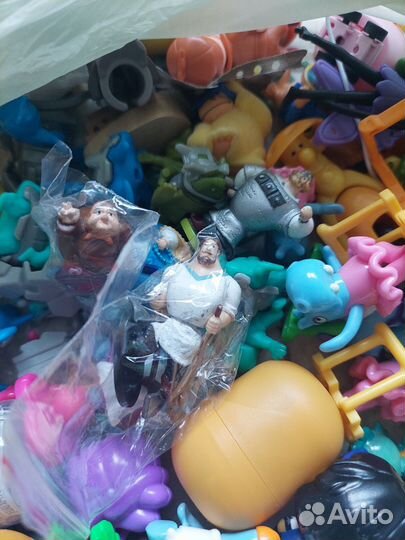 Киндер сюрприз пакетом