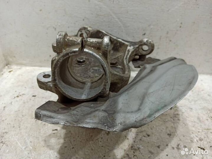 Кулак передний правый бмв