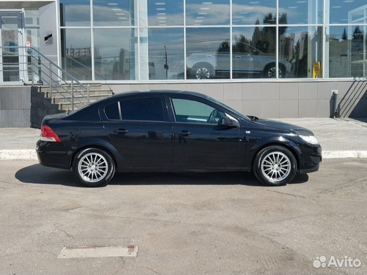 Opel Astra 1.8 МТ, 2011, 196 005 км