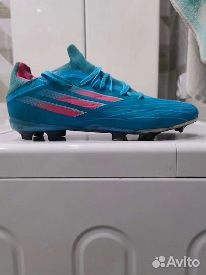 Футбольные бутсы adidas