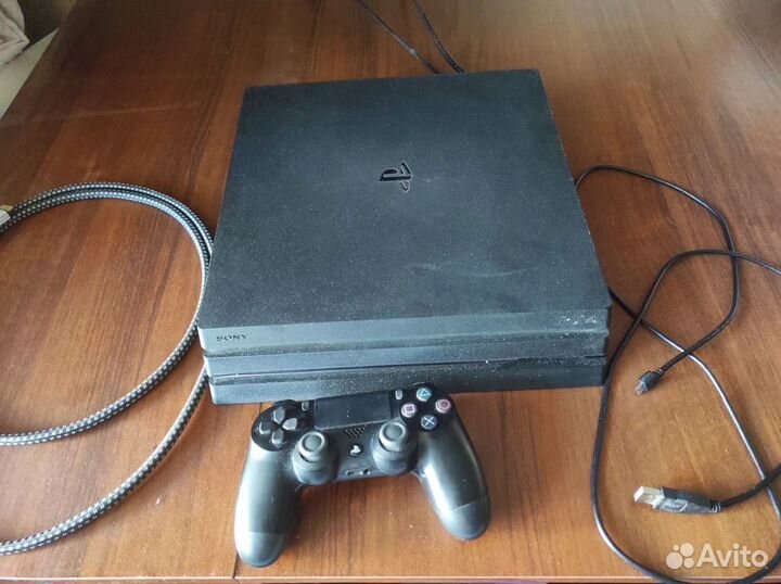 Sony Playstation 4 Pro (PS 4 Pro)