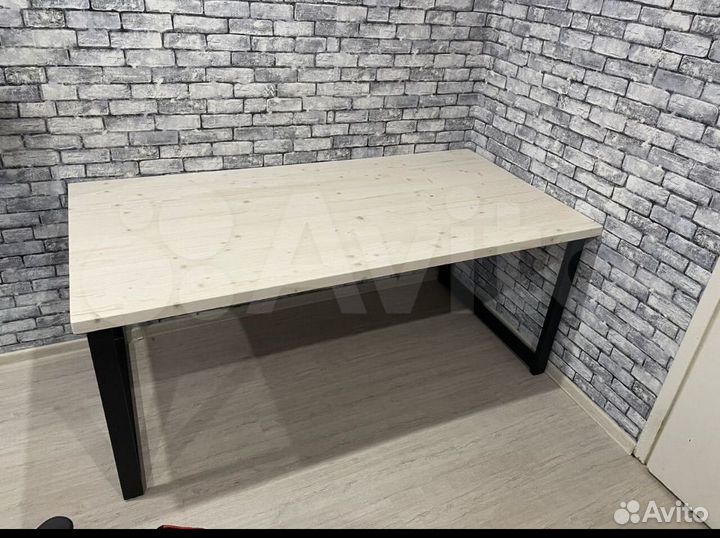 Письменный стол