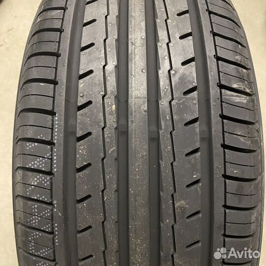 Yokohama BluEarth-ES ES32 A 235/45 R17 V