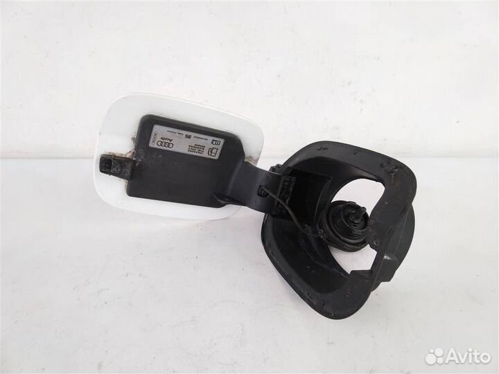 Лючок бензобака ауди Q5