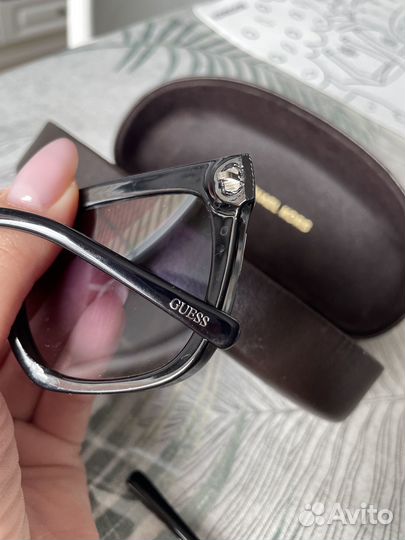Очки солнечные женские guess