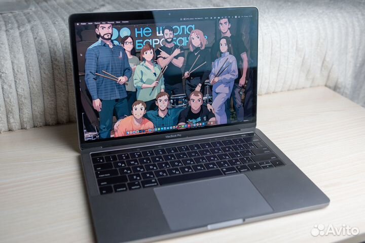 Macbook pro 13 2016 touch bar 4 ports thonderbolt