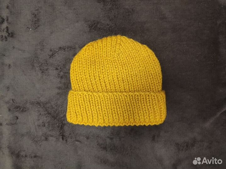 Шапки вязаные женские ручной работы