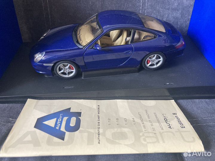 Porsche 911 (996) AutoArt 1/18