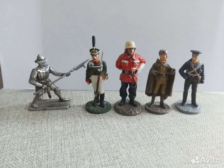 Модель солдитка оловянного