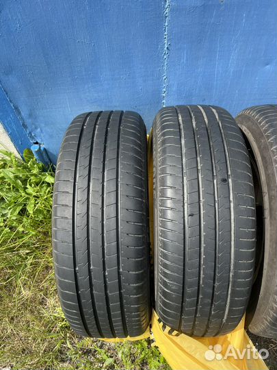 Продам резину Bridgestone 215/65/16 дисками