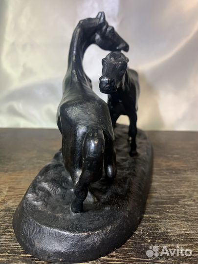 Скульптура «Лошади на воле». Касли