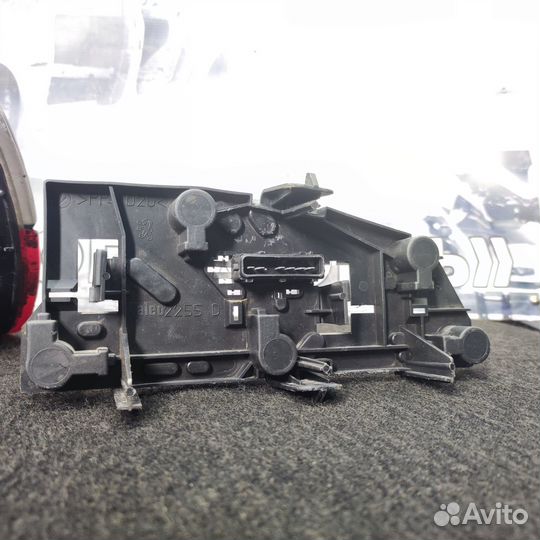 Левый фонарь Peugeot 406