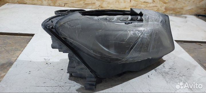 Фара ксеноновая передняя правая Mercedes-Benz