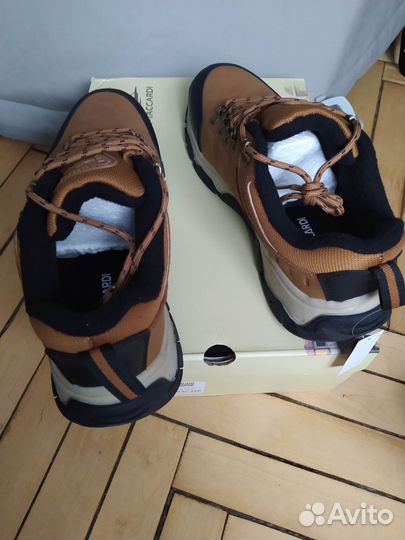 Кроссовки новые, демисезон