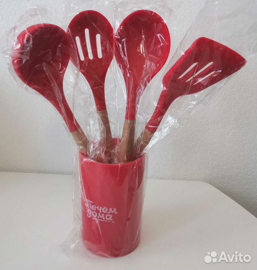 Набор кухонных принадлежностей. Новый