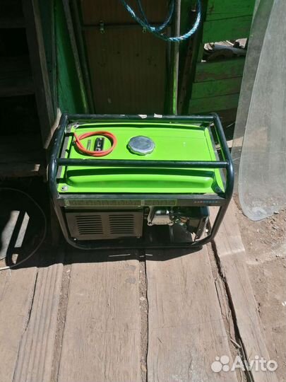 Бензиновый генератор