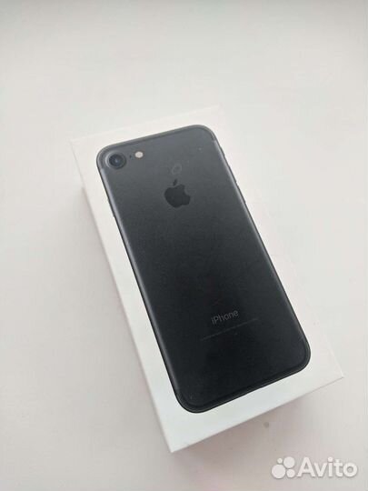 Коробка от iPhone 7