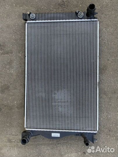 Радиатор охлаждения Audi A6 C6 4F5 4F2 4F0121251AF