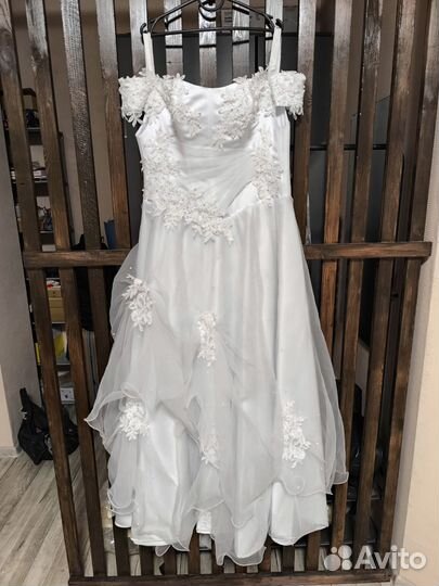 Платья свадебные 7 шт