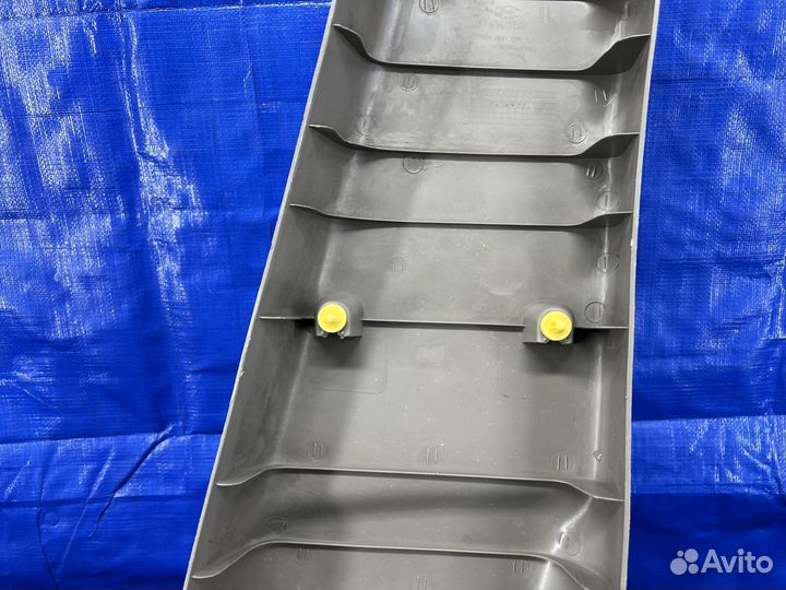 Обшивка средней стойки салона Hyundai Tucson