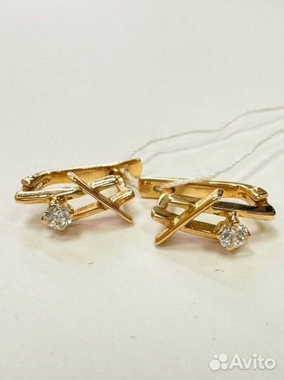 Серьги с синтетическим камнем Золото