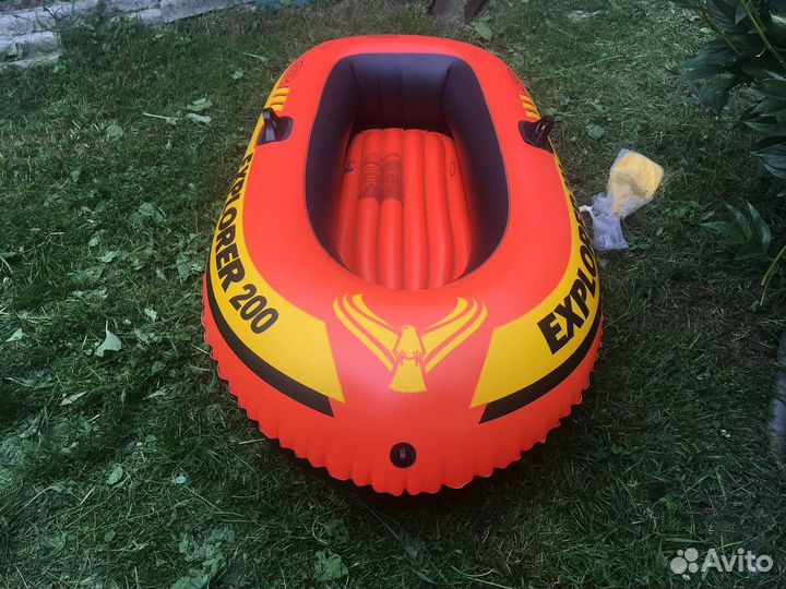 Надувная лодка Explorer 200 + Рюкзак