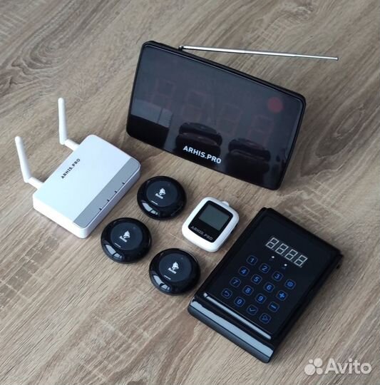 Кнопка вызова официанта, часы, табло, пуль, репите