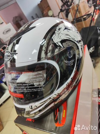 Мотошлем белый М