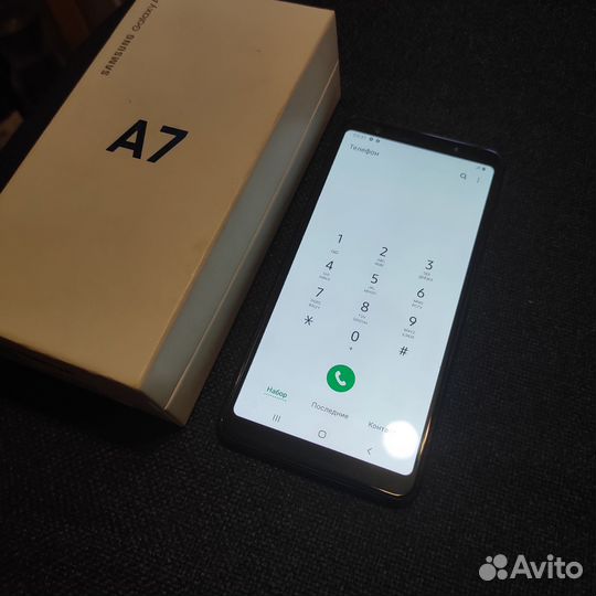 Samsung Galaxy A7 (2018), 4/64 ГБ