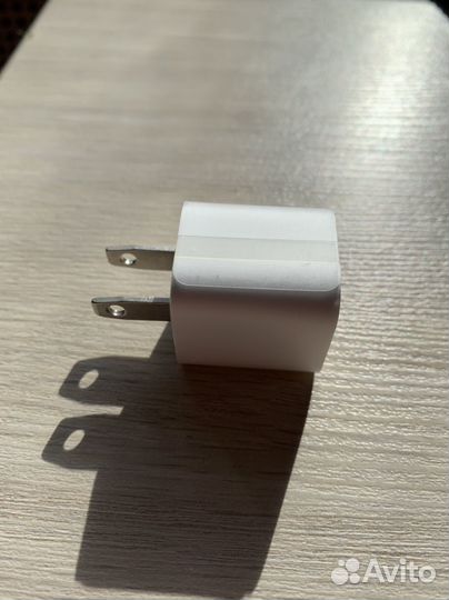 Оригинальная зарядка на iPhone Америка