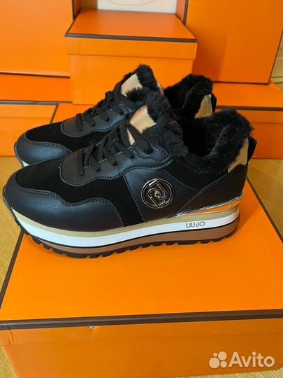Кроссовки женские Lui jo зима 40 размер