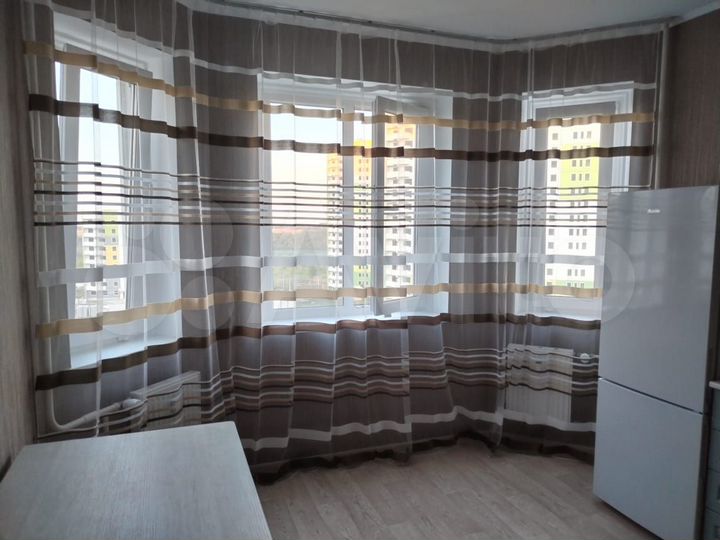 2-к. квартира, 61 м², 5/17 эт.