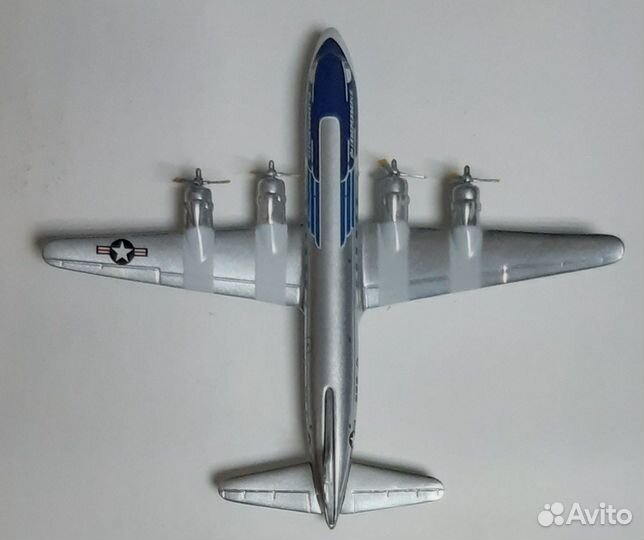 Модель самолета Douglas VC-118 46-0505 1:500