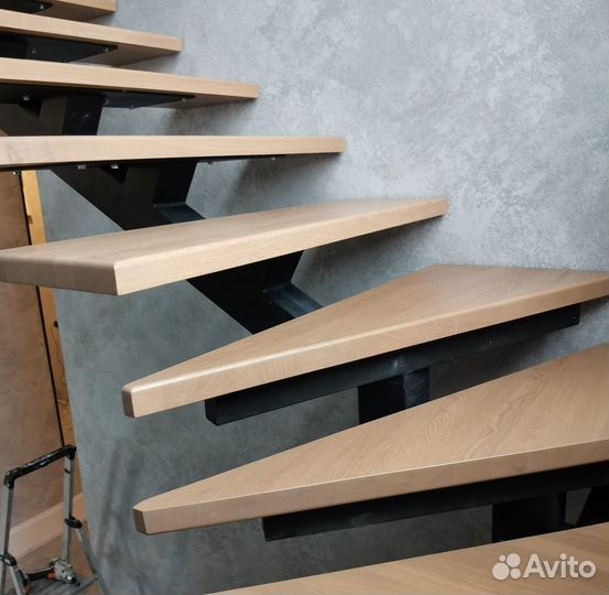 Лестница на металлическом каркасе