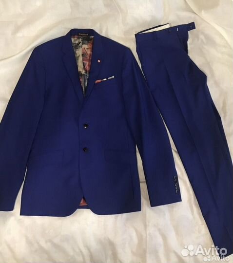 Костюм мужской Magnify 44 размер