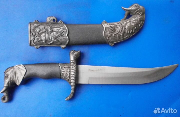 Нож с ножнами и рисунками слонов. Индия