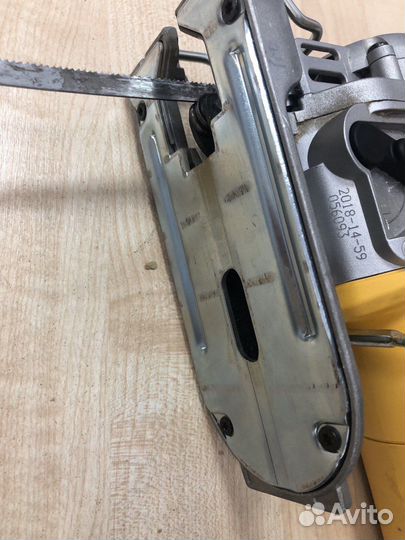 Лобзик dewalt DW 333 K