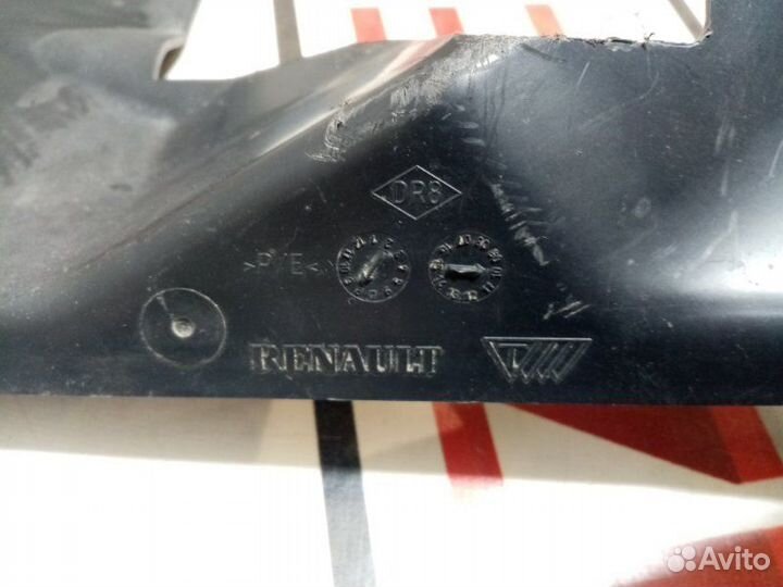 Диффузор вентилятора Renault Megan 3 2009-2016