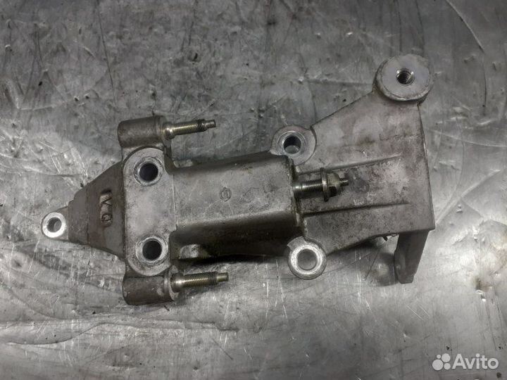 Кронштейн двигателя Nissan Teana J32 2008-2014