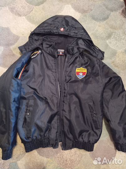 Продам куртку демисезонную детскую