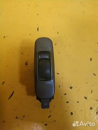 Кнопка стеклоподъёмника зад прав Митсубиси Лансер